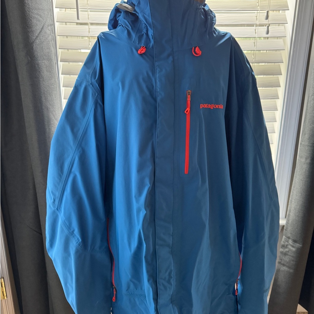 Patagonia Blue Ski Jacket with Red Accents